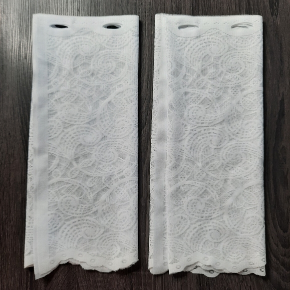 Vintage Pair of Scroll Lace Valance Curtains - Picture 6 of 6